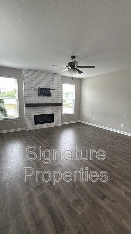 100 Sandalwood Ln - Photo 4 of 21