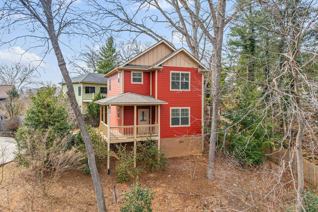 8 Thurland Ave - Photo 2 of 32