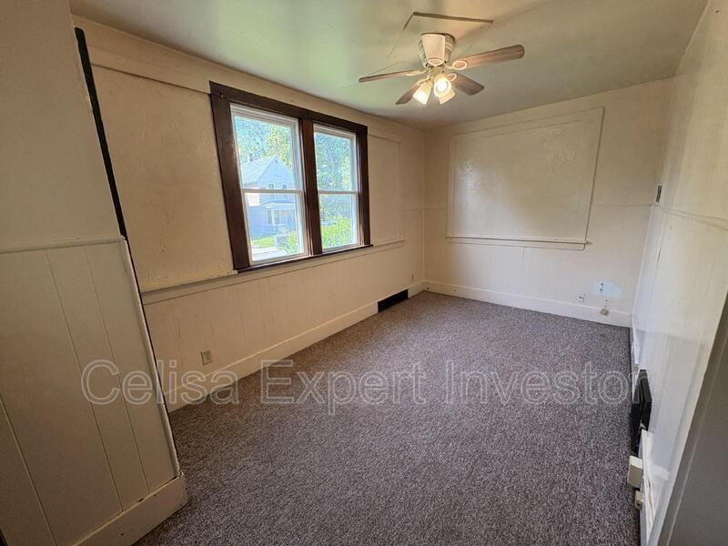 239 E Woodland Ave #1 - Photo 2 of 5
