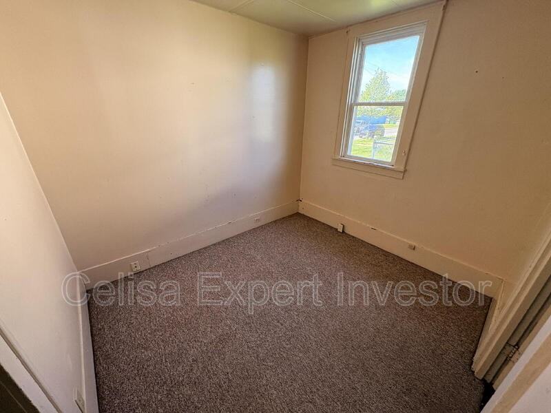 239 E Woodland Ave #1 - Photo 4 of 5