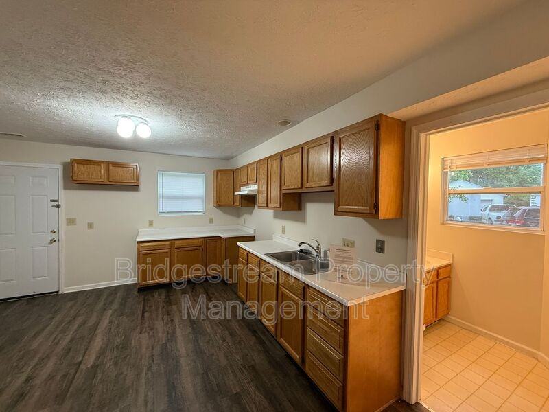 4500 Elliot Ave - Photo 3 of 17