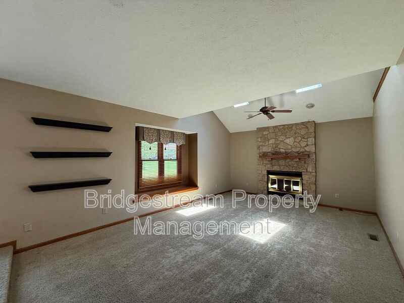 2627 Gentle Wind Pt - Photo 4 of 26