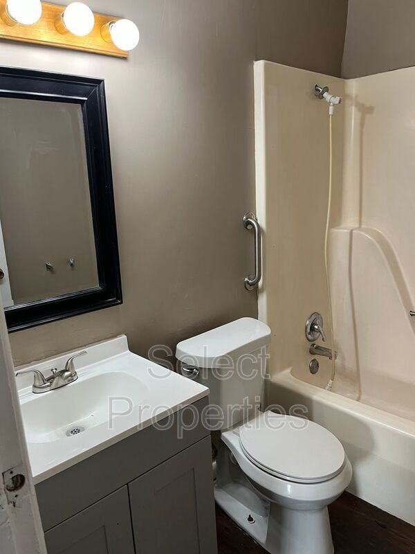 1914 Edgewood St - Photo 6 of 16