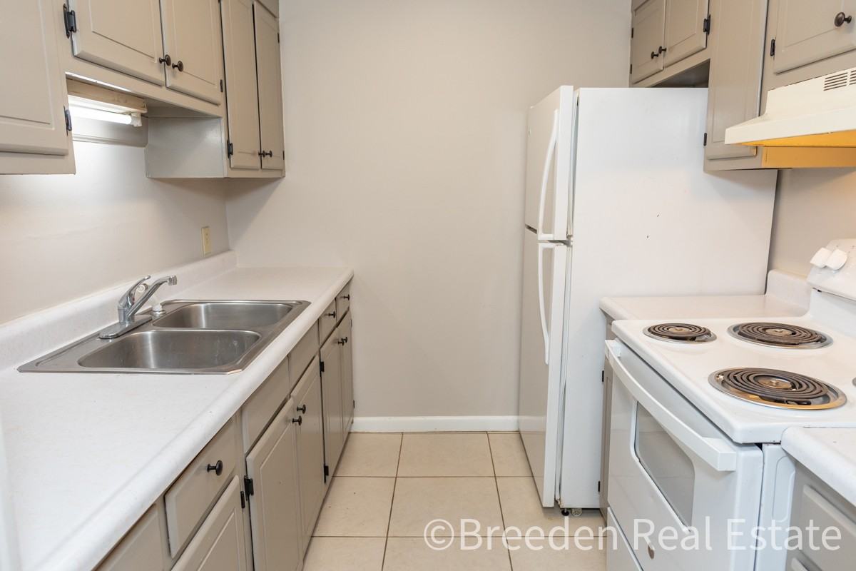 103-01: 305 Park Avenue - Photo 3 of 21