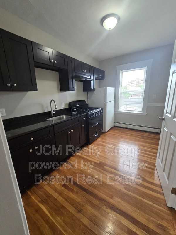 23 Mall St - Photo 2 of 18