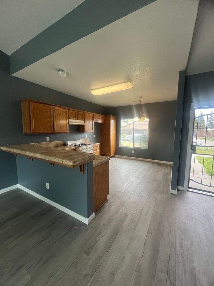 30743 Cottontail St - Photo 2 of 14