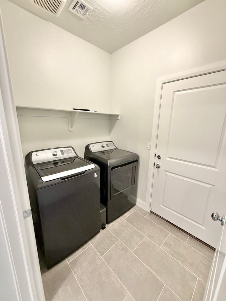 3657 S Sochi Ln - Photo 7 of 35