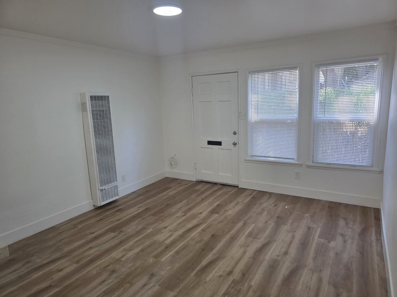 2027 Washington Avenue - Photo 3 of 11