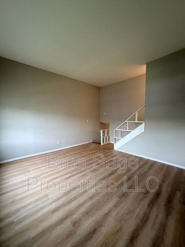 117 Ervin Ave - Photo 2 of 29