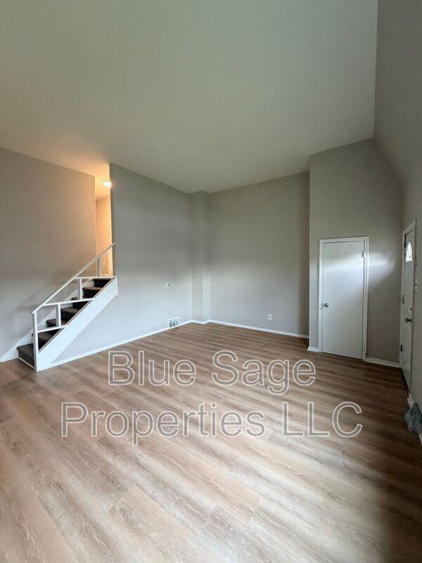 117 Ervin Ave - Photo 5 of 29