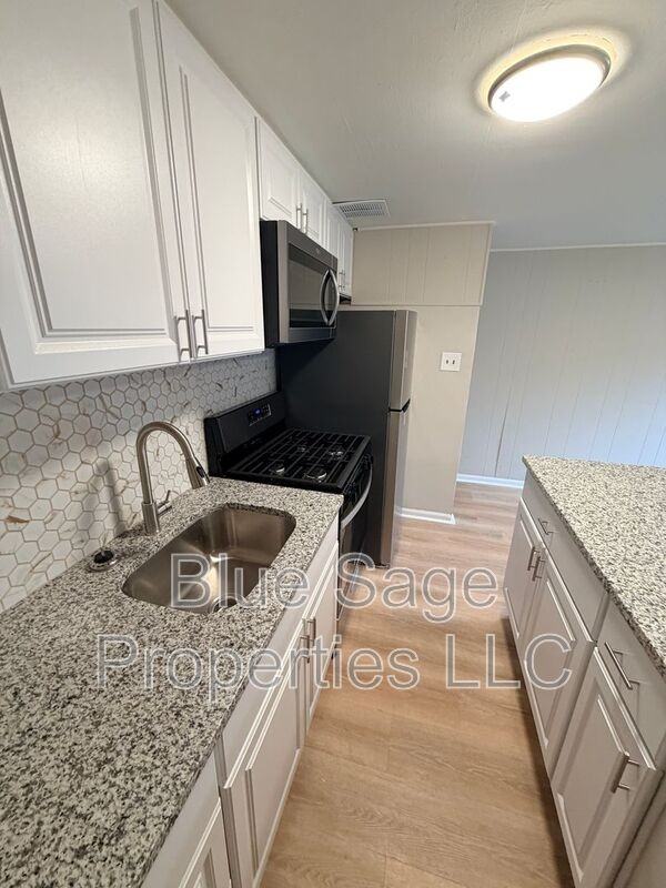117 Ervin Ave - Photo 6 of 29