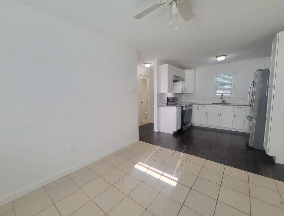 7810 Oakridge Drive - Photo 4 of 12