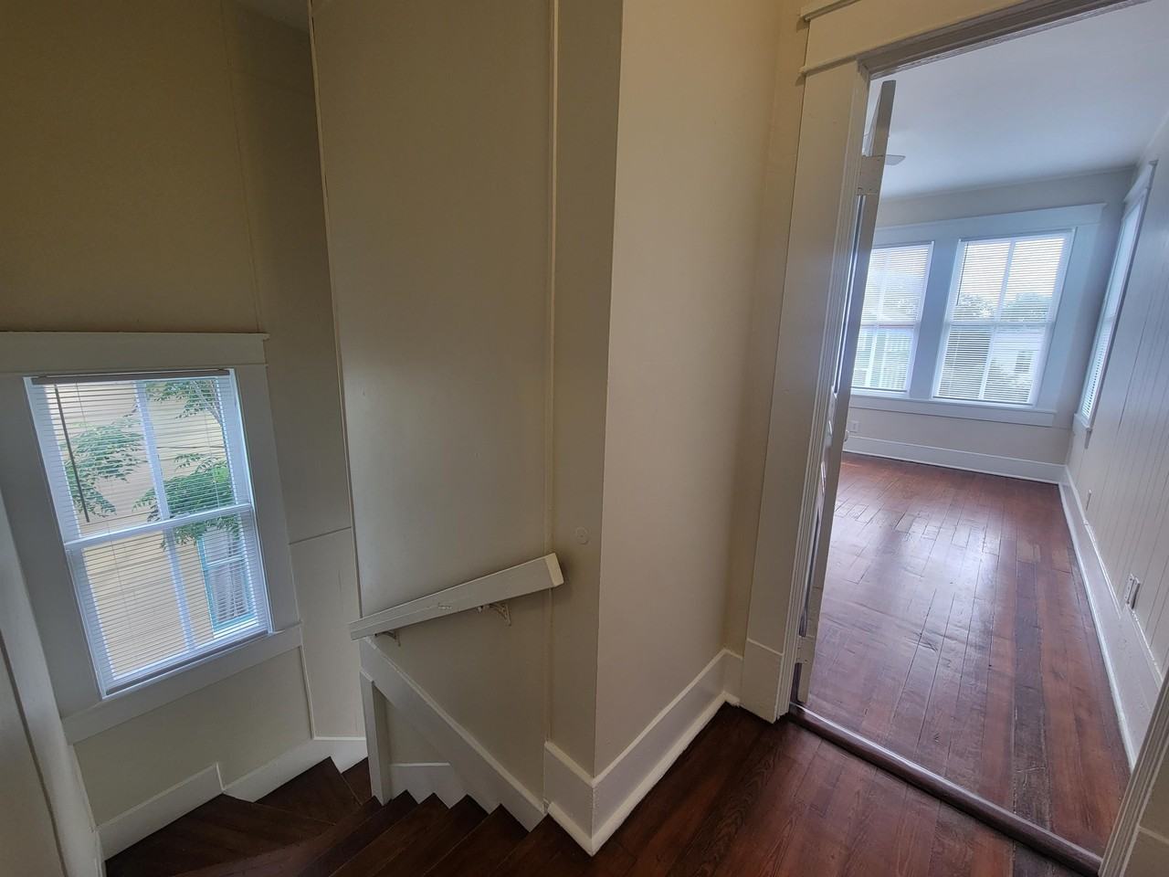 2221 35th St - Photo 4 of 27