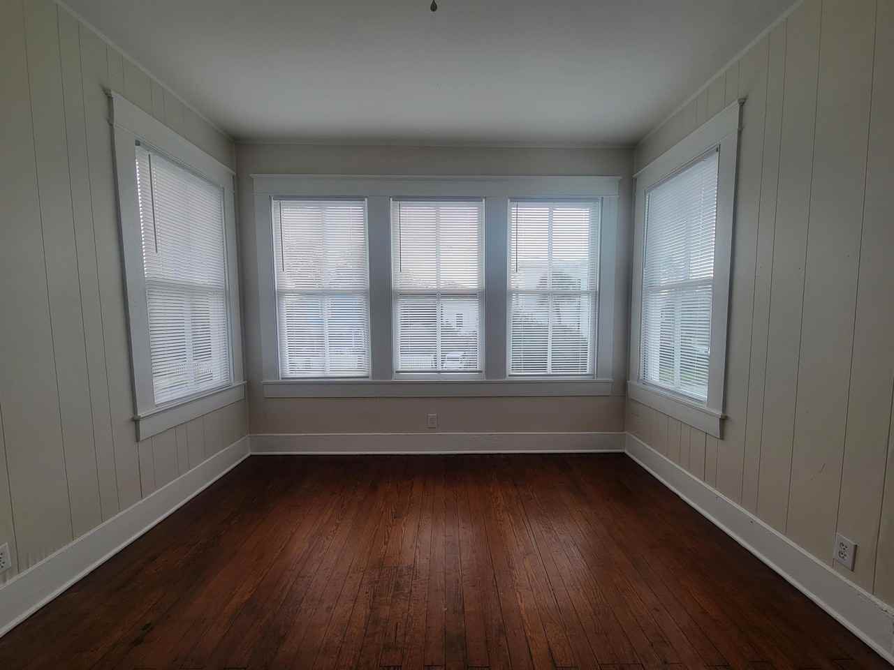 2221 35th St - Photo 5 of 27