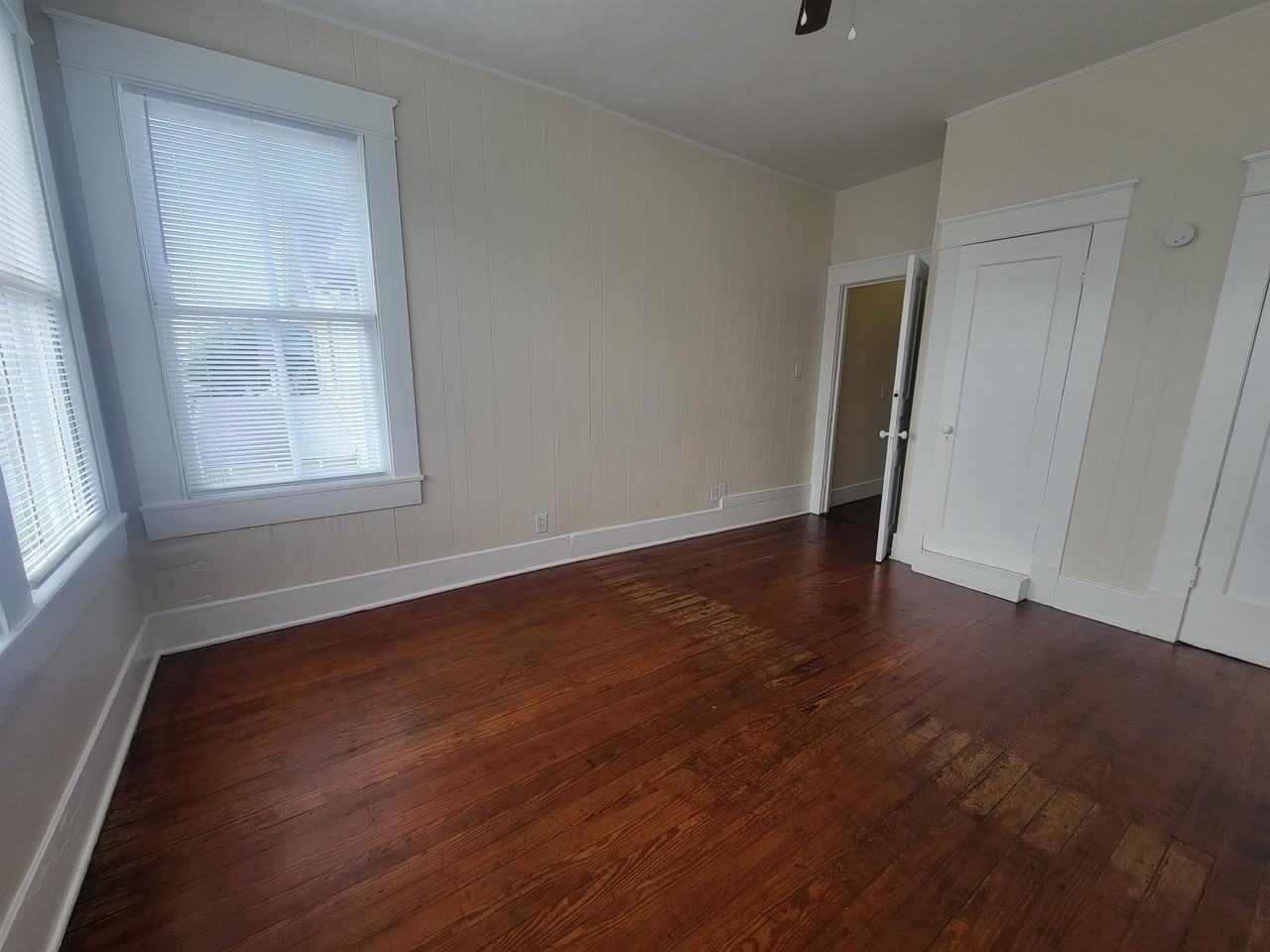 2221 35th St - Photo 6 of 27