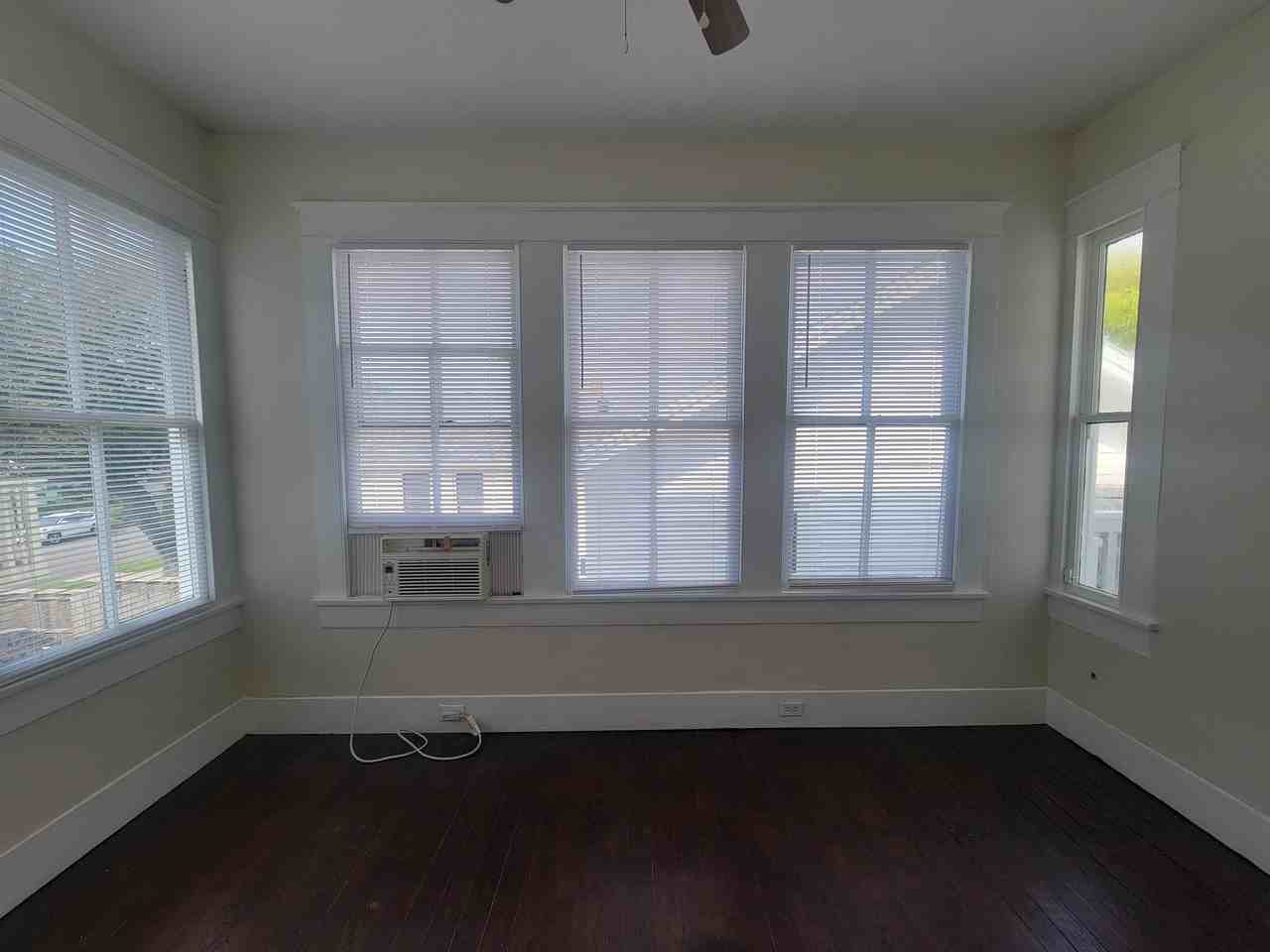 2221 35th St - Photo 7 of 27