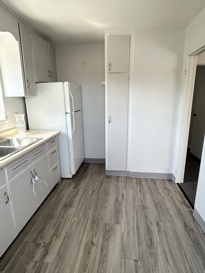 2221 1st Ave - Photo 4 of 7