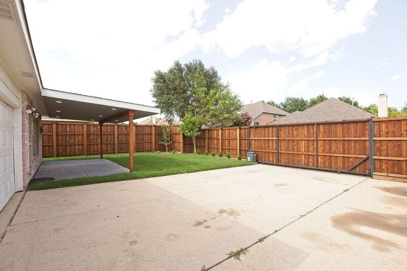 9220 Norman Dr - Photo 5 of 36