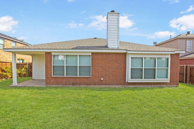 2309 Mallard Dr - Photo 4 of 39