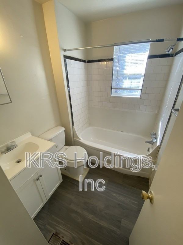 1720 Chicago Ave - Photo 6 of 8