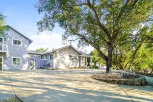 featured image of 737 Cresta Ct