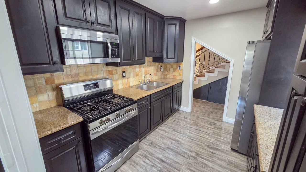 4735 Myrtle St - Photo 6 of 35