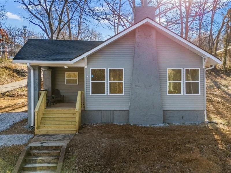 814 Biddle St - Photo 2 of 10
