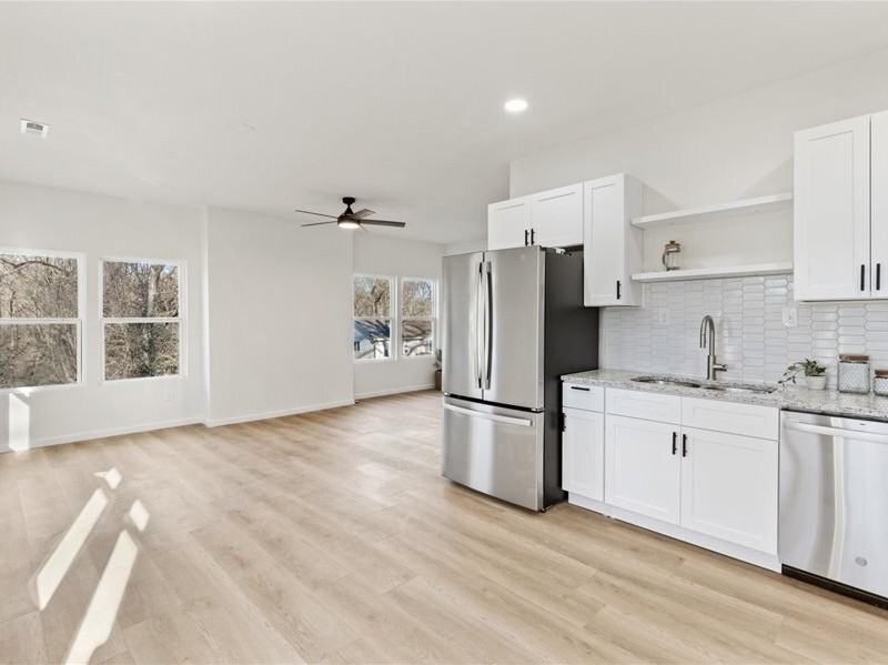 814 Biddle St - Photo 3 of 10