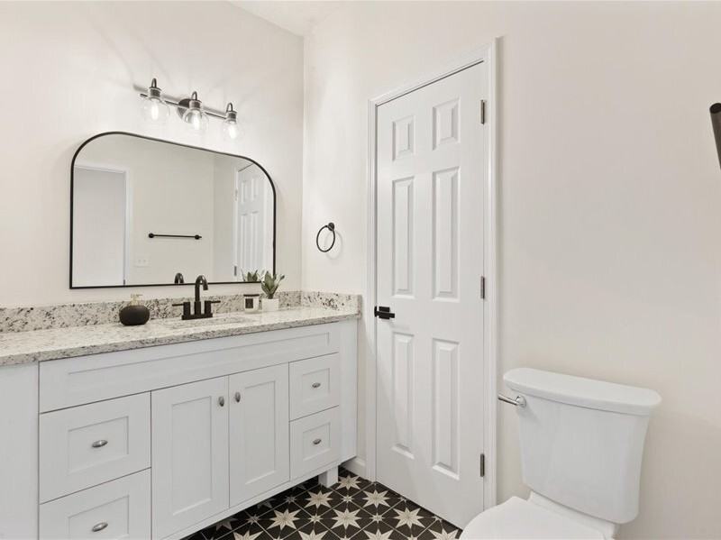 814 Biddle St - Photo 5 of 10