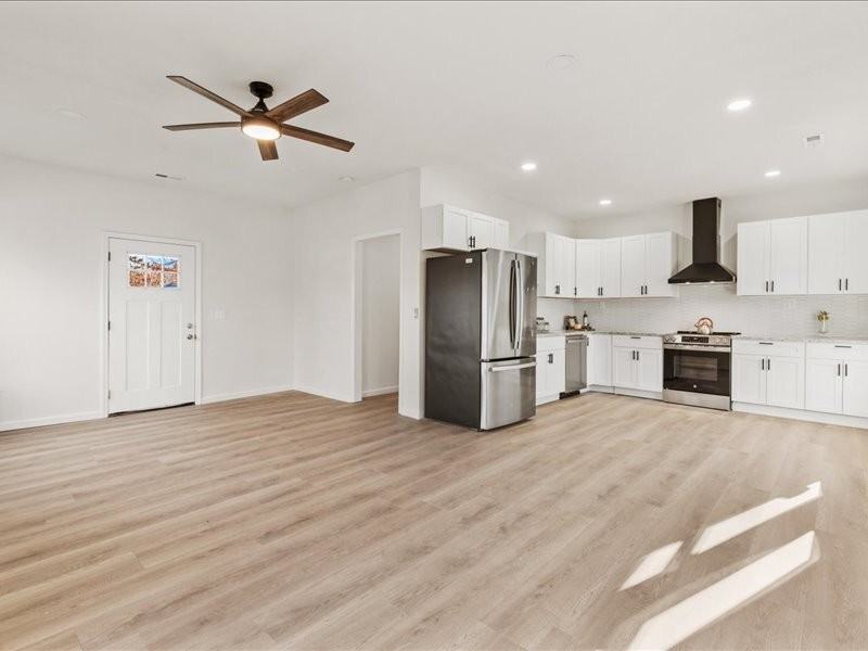814 Biddle St - Photo 6 of 10