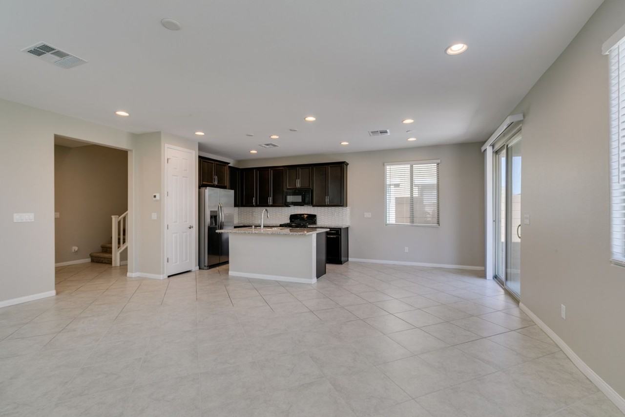 10021 Silver Comet Ct - Photo 6 of 40