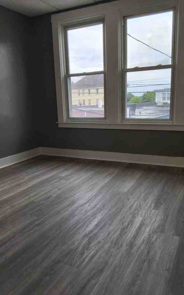 101 Phillips Avenue New Bedford - Photo 4 of 6
