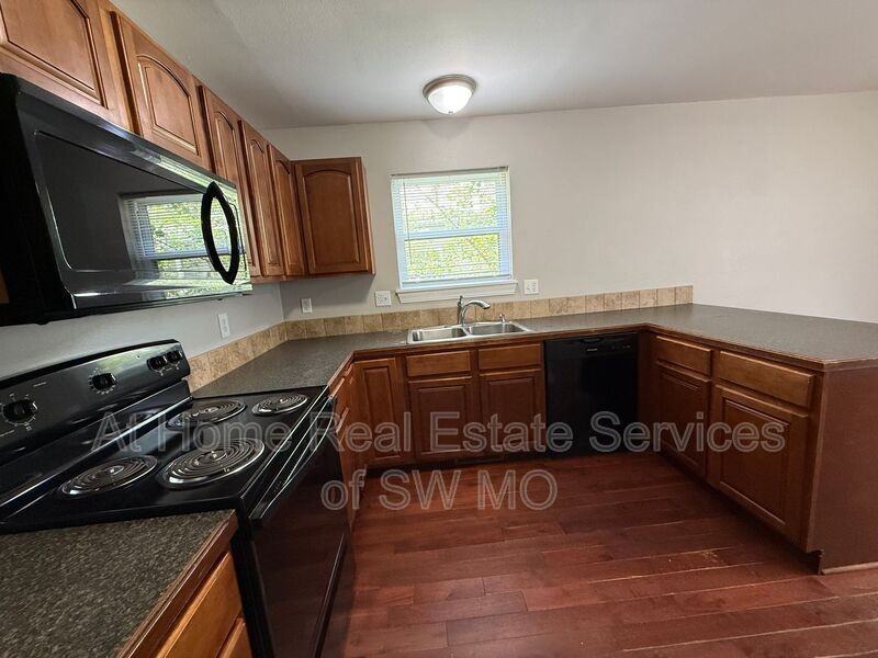 2940 W Walnut St - Photo 6 of 20