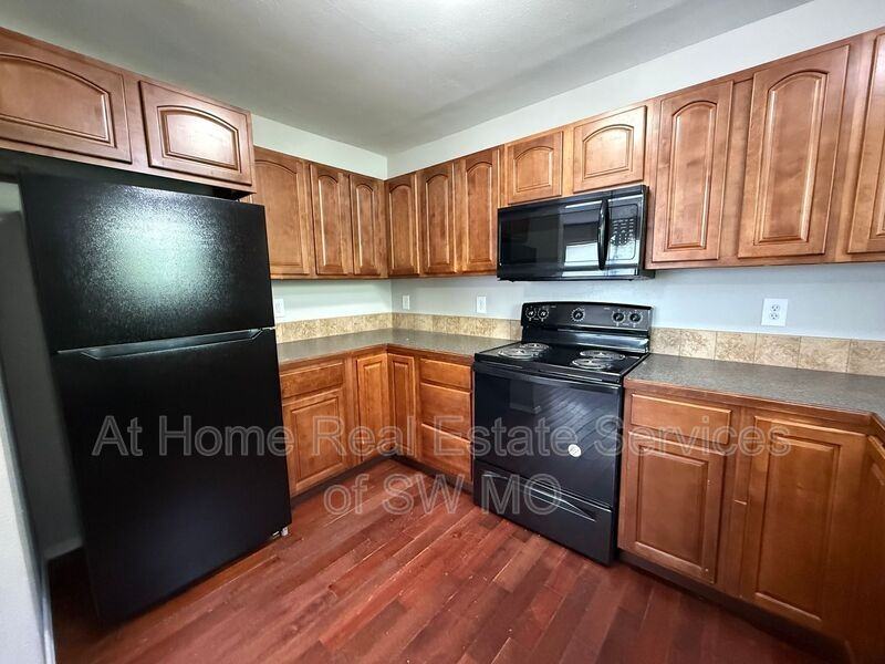 2940 W Walnut St - Photo 7 of 20