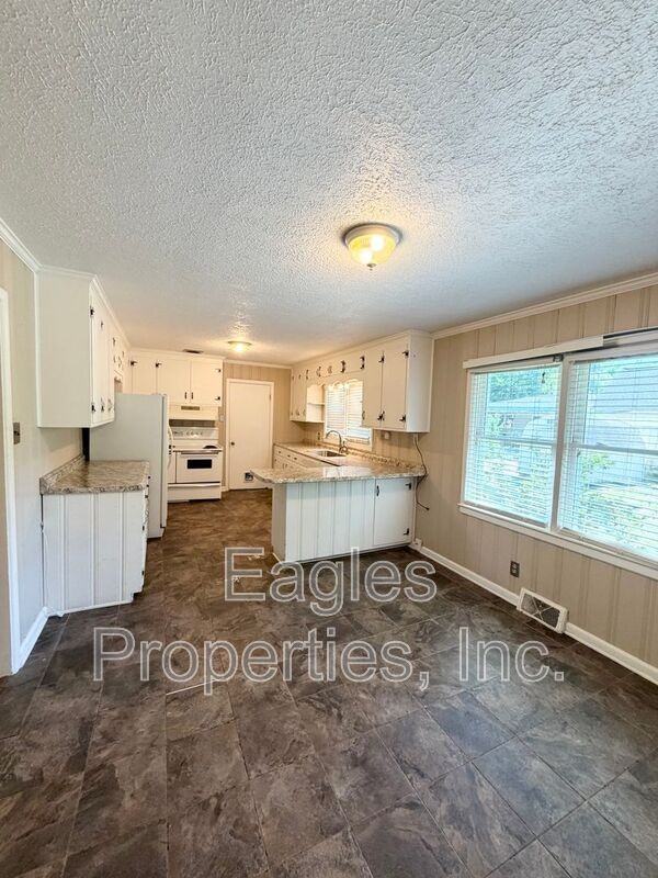 500 N Audubon Ave - Photo 4 of 11