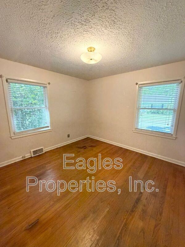 500 N Audubon Ave - Photo 6 of 11