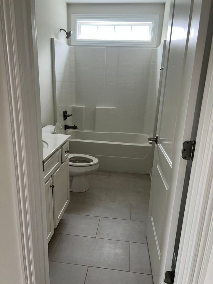 393A Brewer Dr - Photo 3 of 13