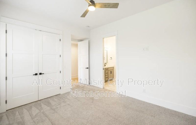 507 Summit St - Photo 7 of 15