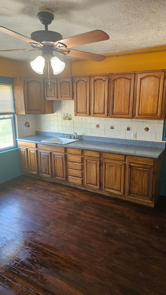 361 Chapel St - Photo 6 of 10