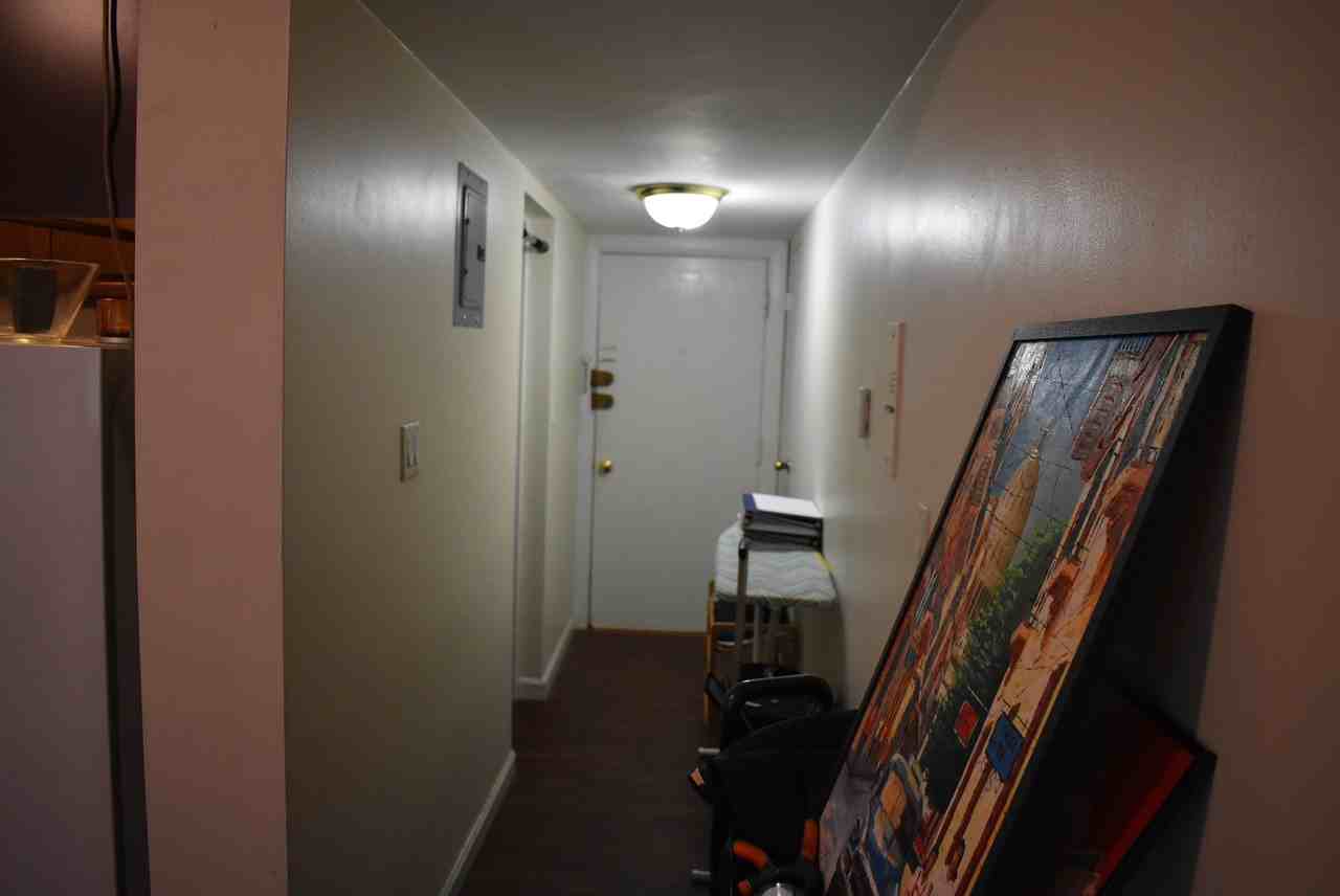 1417 Beacon St #3 - Photo 4 of 28