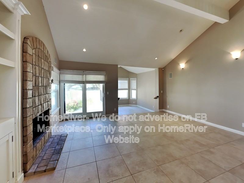 2220 Cannes Sq - Photo 5 of 30