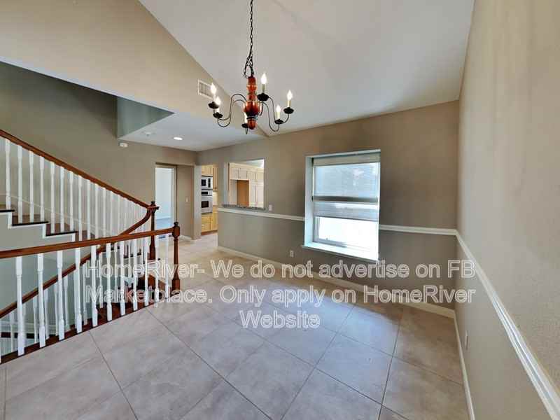 2220 Cannes Sq - Photo 6 of 30