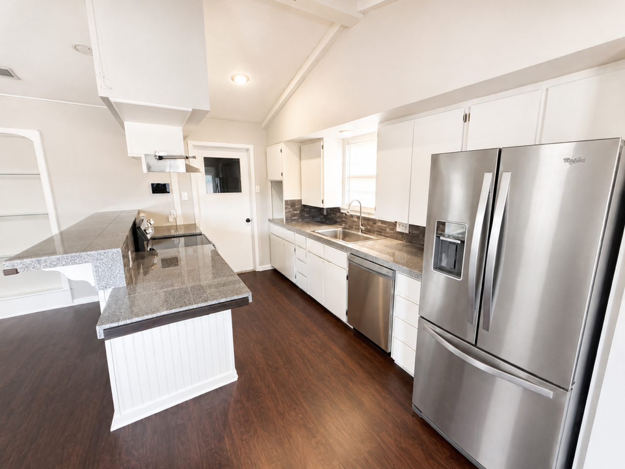 5409 33rd St - Photo 5 of 10
