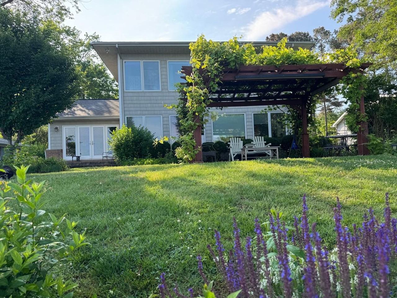 1006 Bayside Dr - Photo 2 of 7
