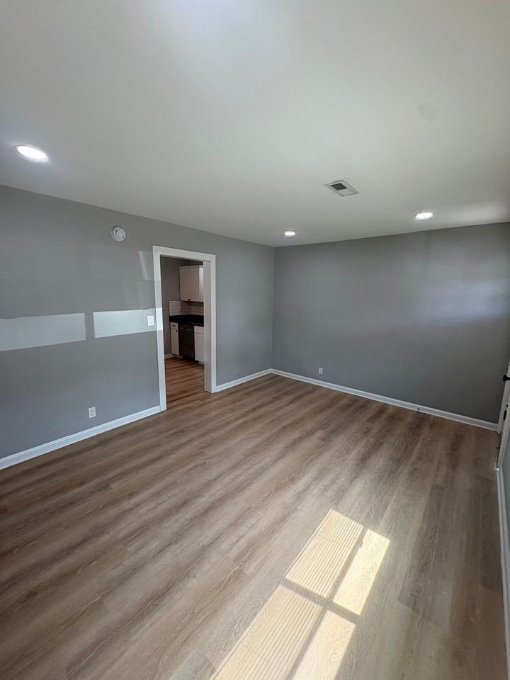 123/125 Sequoia Drive - Photo 4 of 45