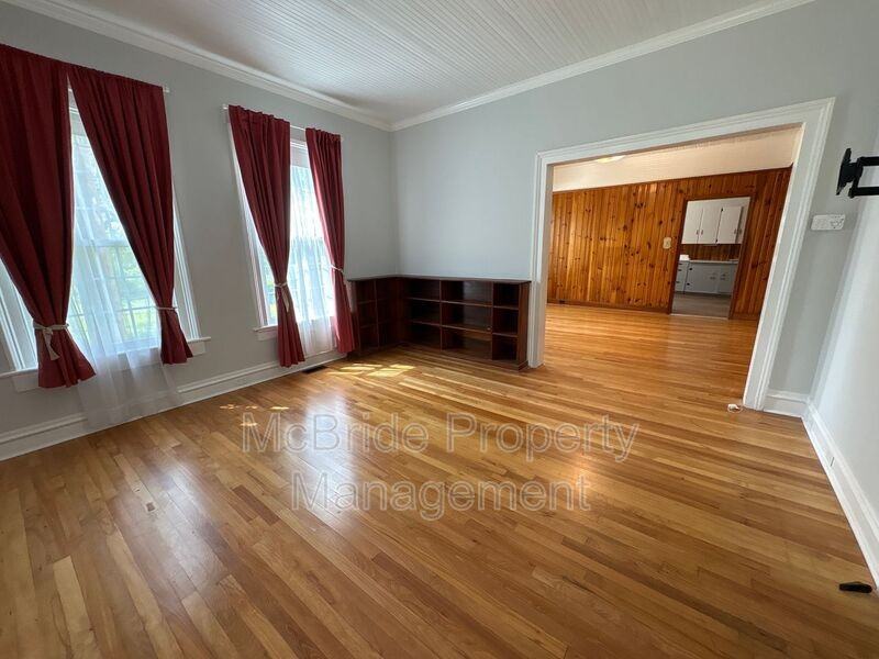 2754 Hazel St - Photo 4 of 18