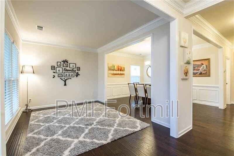 1351 Yellow Springs Dr - Photo 3 of 26