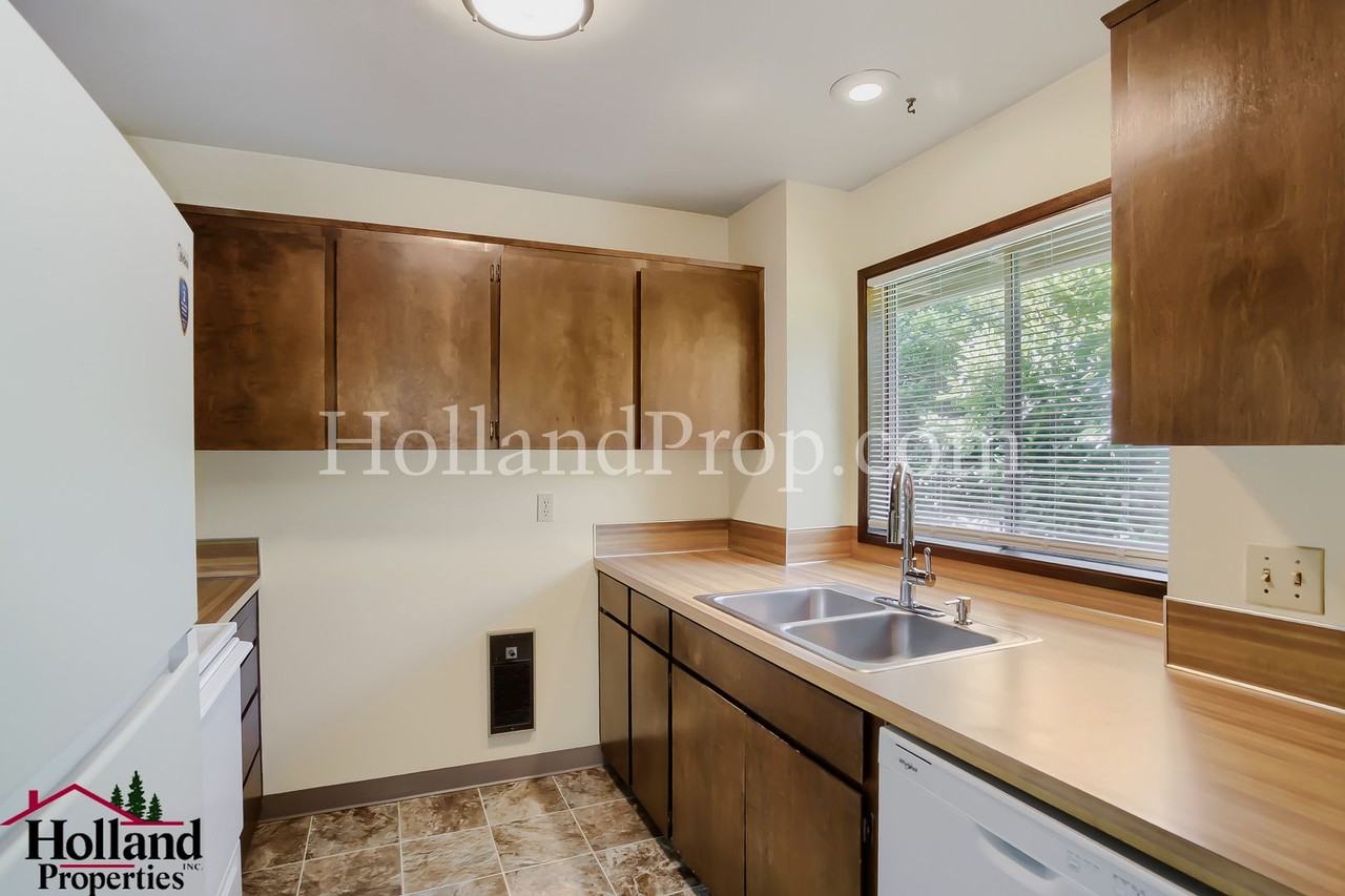 4500 Sw 103rd Ave #1 - Photo 7 of 10
