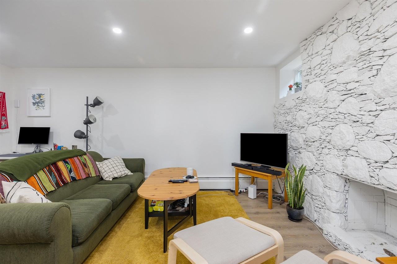 6478 Broadway - Photo 3