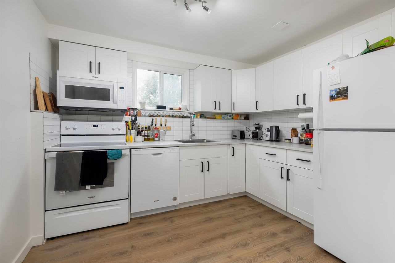 6478 Broadway - Photo 8